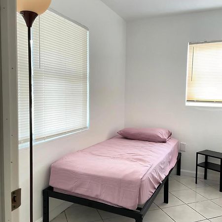Ludge By Miami Airport Hostel Exterior photo